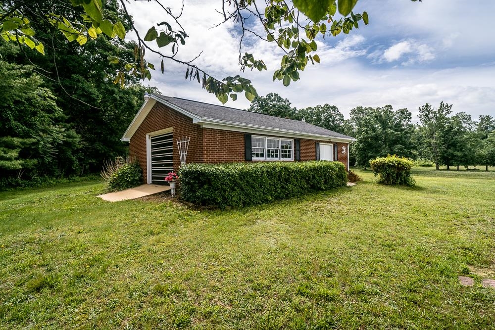 8217 SOUTH EAST SIDE HWY, ELKTON, Virginia 22827, 5 Bedrooms Bedrooms, ,4 BathroomsBathrooms,Residential,8217 SOUTH EAST SIDE HWY,647792 MLS # 647792