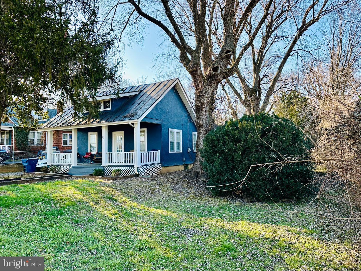 209 FIRST ST, BERRYVILLE, Virginia 22611, 2 Bedrooms Bedrooms, 5 Rooms Rooms,1 BathroomBathrooms,Residential,For sale,209 FIRST ST,VACL2002454 MLS # VACL2002454