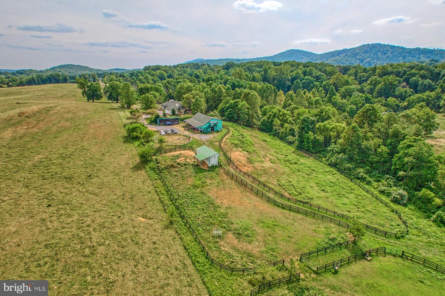 3959 COBBLER MOUNTAIN RD, DELAPLANE, Virginia 20144, 3 Bedrooms Bedrooms, ,2 BathroomsBathrooms,Residential,For sale,3959 COBBLER MOUNTAIN RD,VAFQ2011596 MLS # VAFQ2011596