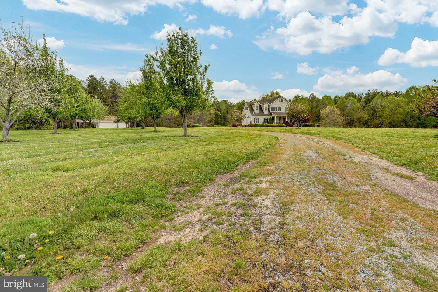 2066 BYRDS MILL RD, NEWTOWN, Virginia 23126, 4 Bedrooms Bedrooms, 15 Rooms Rooms,3 BathroomsBathrooms,Residential,For sale,2066 BYRDS MILL RD,VAKQ2000124 MLS # VAKQ2000124