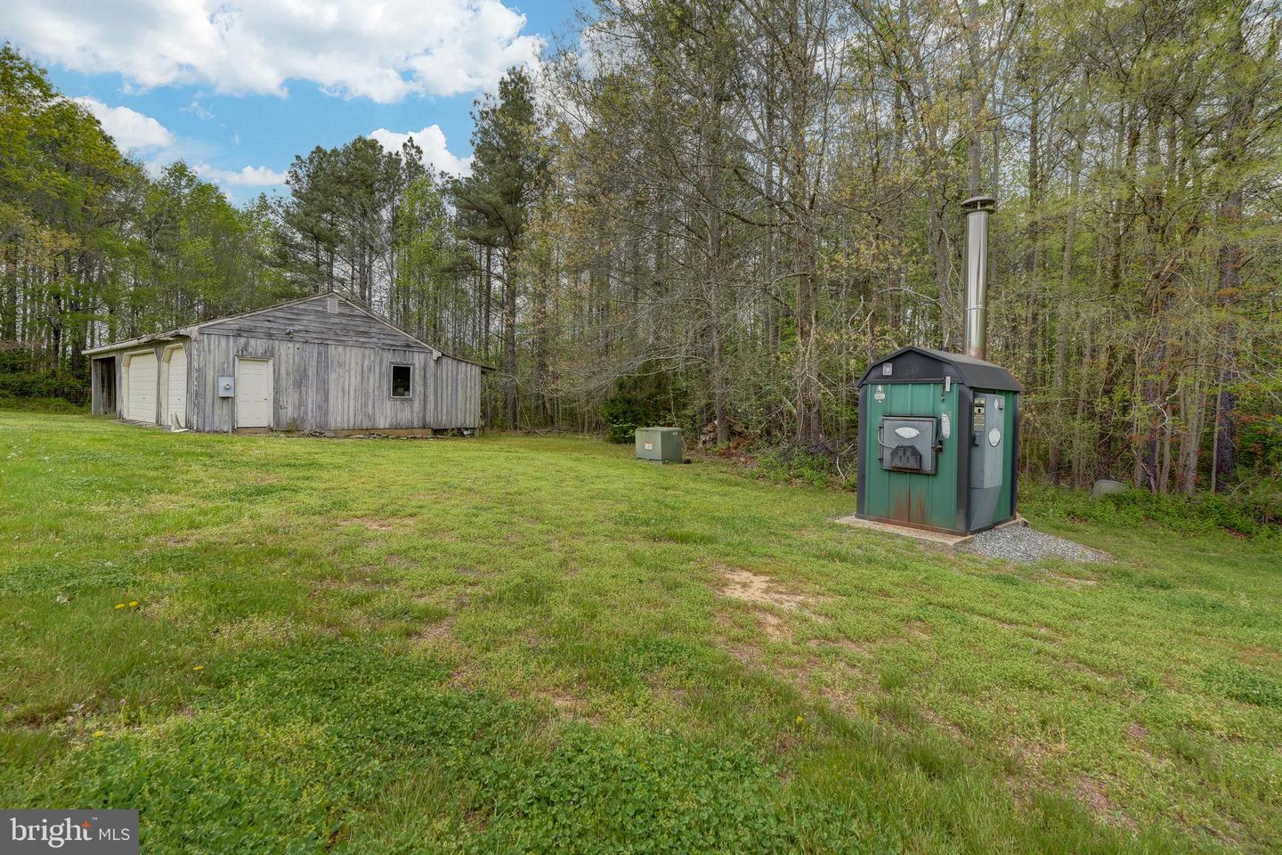 2066 BYRDS MILL RD, NEWTOWN, Virginia 23126, 4 Bedrooms Bedrooms, 15 Rooms Rooms,3 BathroomsBathrooms,Residential,For sale,2066 BYRDS MILL RD,VAKQ2000124 MLS # VAKQ2000124