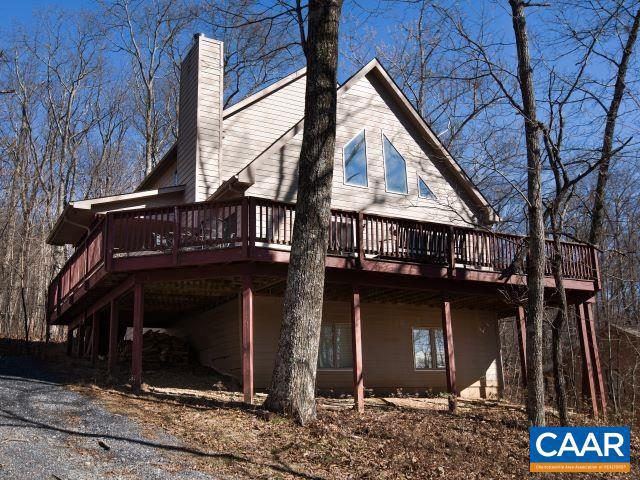 19 CHESTNUT LN, WINTERGREEN RESORT, Virginia 22967, 4 Bedrooms Bedrooms, ,3 BathroomsBathrooms,Residential,For sale,19 CHESTNUT LN,636883 MLS # 636883