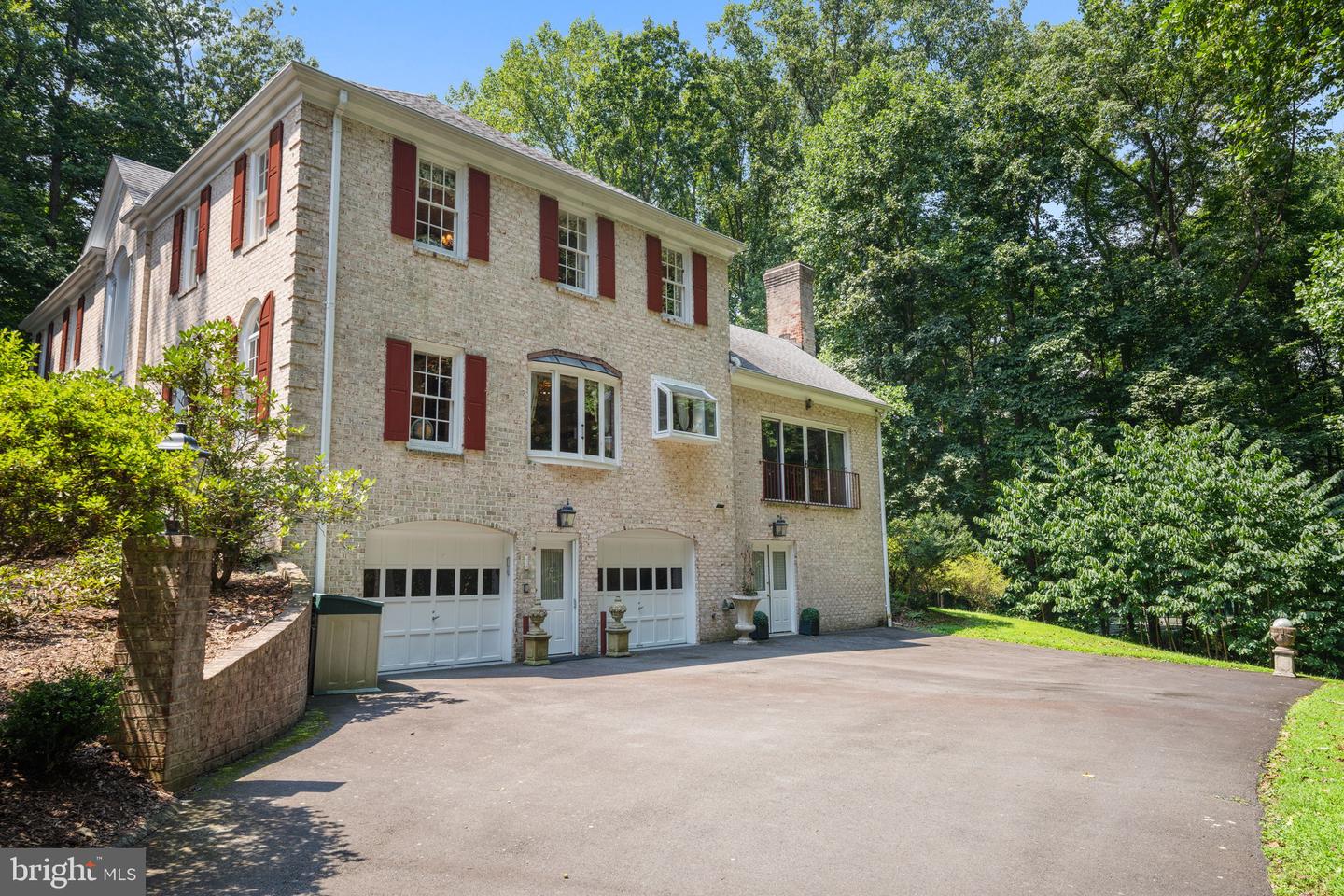 9185 OLD DOMINION DR, MCLEAN, Virginia 22102, 4 Bedrooms Bedrooms, 17 Rooms Rooms,5 BathroomsBathrooms,Residential,For sale,9185 OLD DOMINION DR,VAFX2177448 MLS # VAFX2177448