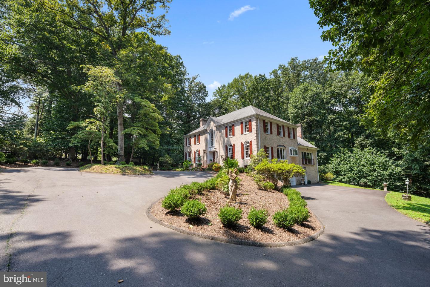 9185 OLD DOMINION DR, MCLEAN, Virginia 22102, 4 Bedrooms Bedrooms, 17 Rooms Rooms,5 BathroomsBathrooms,Residential,For sale,9185 OLD DOMINION DR,VAFX2177448 MLS # VAFX2177448