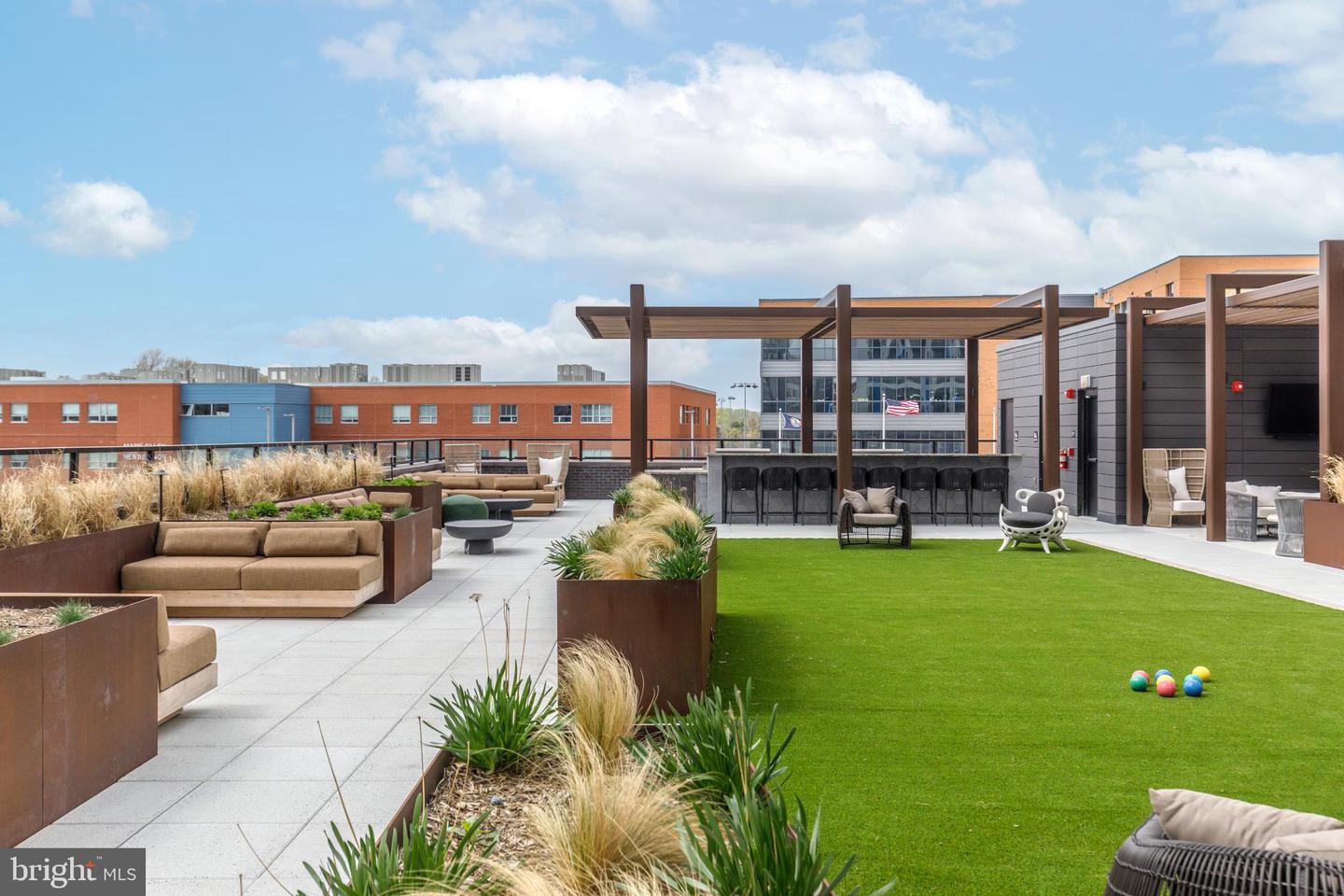 255 W. FALLS STATION BLVD #302, FALLS CHURCH, Virginia 22046, 2 Bedrooms Bedrooms, 5 Rooms Rooms,2 BathroomsBathrooms,Residential,For sale,255 W. FALLS STATION BLVD #302,VAFA2002234 MLS # VAFA2002234