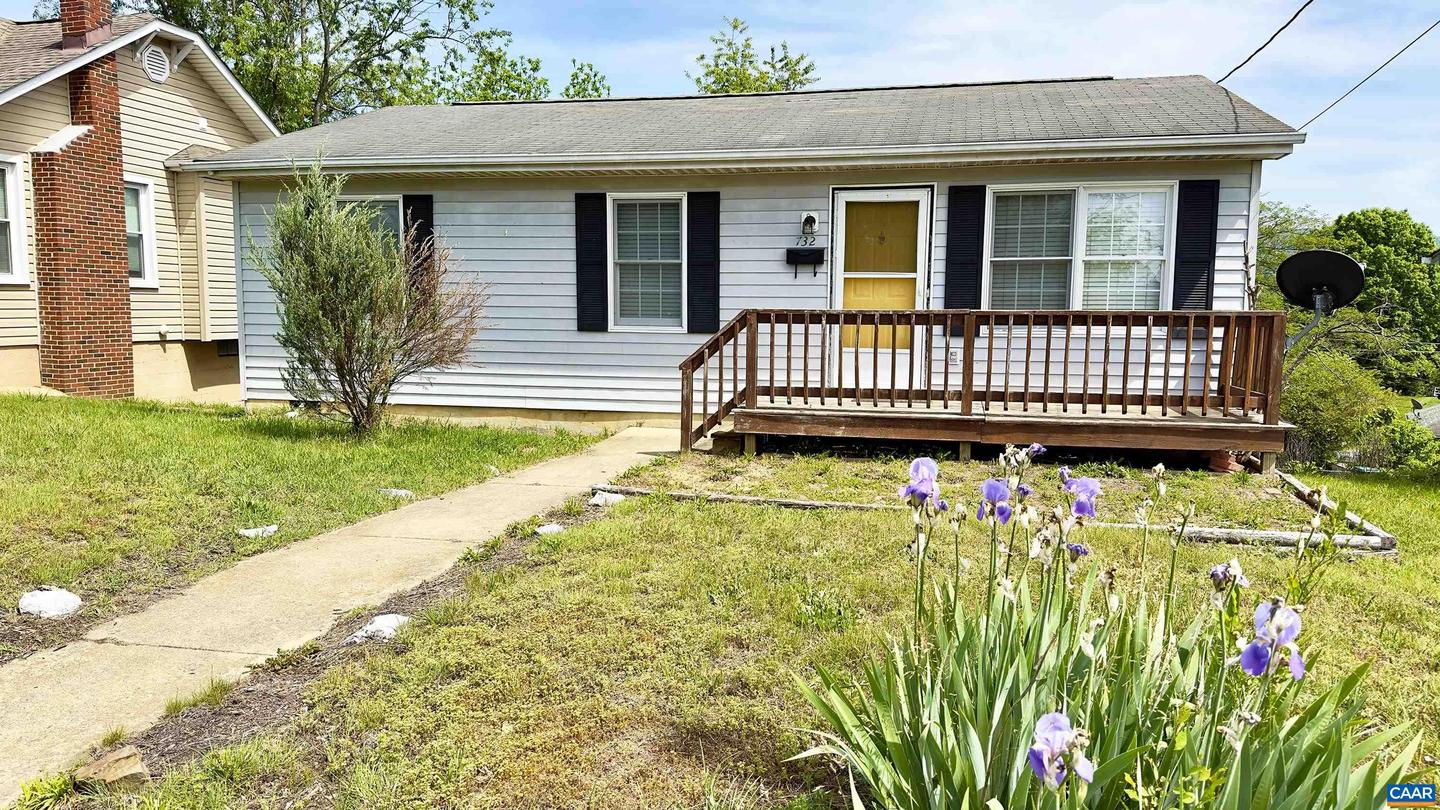 732 HIGHLAND AVE, WAYNESBORO, Virginia 22980, 3 Bedrooms Bedrooms, ,1 BathroomBathrooms,Residential,For sale,732 HIGHLAND AVE,652981 MLS # 652981