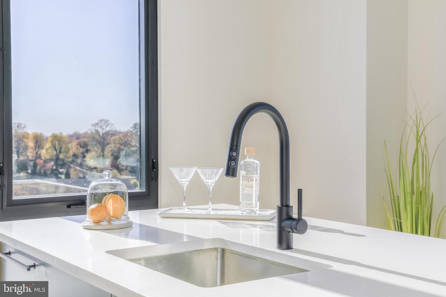 255 W. FALLS STATION BLVD #PH2, FALLS CHURCH, Virginia 22046, 2 Bedrooms Bedrooms, 4 Rooms Rooms,2 BathroomsBathrooms,Residential,For sale,255 W. FALLS STATION BLVD #PH2,VAFA2002244 MLS # VAFA2002244