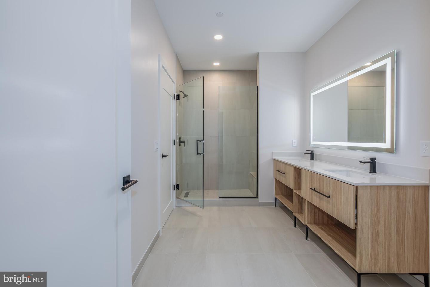 255 W. FALLS STATION BLVD #PH3, FALLS CHURCH, Virginia 22046, 2 Bedrooms Bedrooms, 4 Rooms Rooms,2 BathroomsBathrooms,Residential,For sale,255 W. FALLS STATION BLVD #PH3,VAFA2002246 MLS # VAFA2002246 255 W. FALLS STATION BLVD #PH3, FALLS CHURCH, Virginia 22046, 2 Bedrooms Bedrooms, 4 Rooms Rooms,2 BathroomsBathrooms,Residential,For sale,255 W. FALLS STATION BLVD #PH3,VAFA2002246 MLS # VAFA2002246