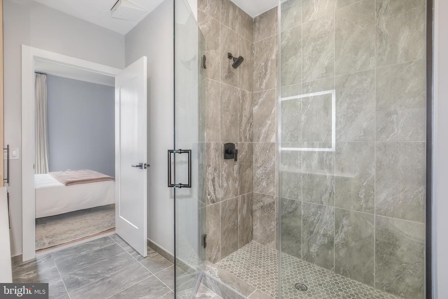 255 W. FALLS STATION BLVD #PH9, FALLS CHURCH, Virginia 22046, 2 Bedrooms Bedrooms, 6 Rooms Rooms,2 BathroomsBathrooms,Residential,For sale,255 W. FALLS STATION BLVD #PH9,VAFA2002256 MLS # VAFA2002256