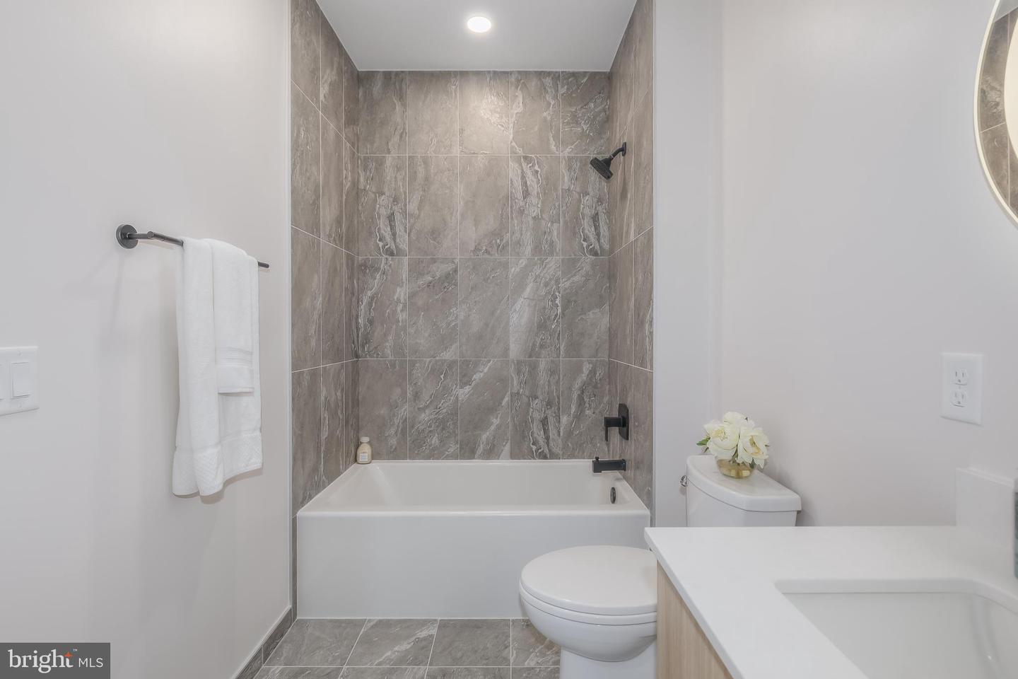 255 W. FALLS STATION BLVD #PH9, FALLS CHURCH, Virginia 22046, 2 Bedrooms Bedrooms, 6 Rooms Rooms,2 BathroomsBathrooms,Residential,For sale,255 W. FALLS STATION BLVD #PH9,VAFA2002256 MLS # VAFA2002256