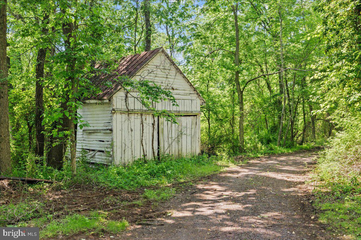 14397 LEE HWY, AMISSVILLE, Virginia 20106, 2 Bedrooms Bedrooms, ,1 BathroomBathrooms,Residential,For sale,14397 LEE HWY,VARP2001542 MLS # VARP2001542