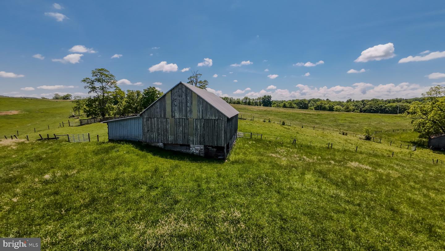 1801 TOMS CREEK RD, BLACKSBURG, Virginia 24060, ,Farm,For sale,1801 TOMS CREEK RD,VAMV2000024 MLS # VAMV2000024