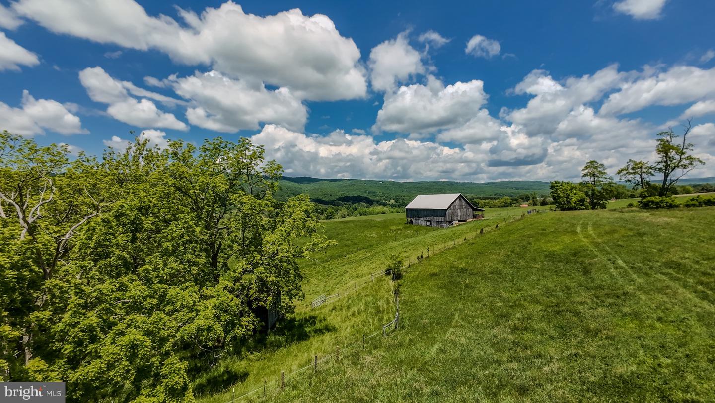 1801 TOMS CREEK RD, BLACKSBURG, Virginia 24060, ,Farm,For sale,1801 TOMS CREEK RD,VAMV2000024 MLS # VAMV2000024