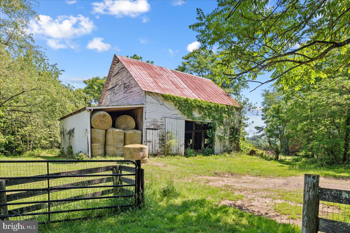 14397 LEE HWY, AMISSVILLE, Virginia 20106, 2 Bedrooms Bedrooms, ,1 BathroomBathrooms,Farm,For sale,14397 LEE HWY,VARP2001578 MLS # VARP2001578