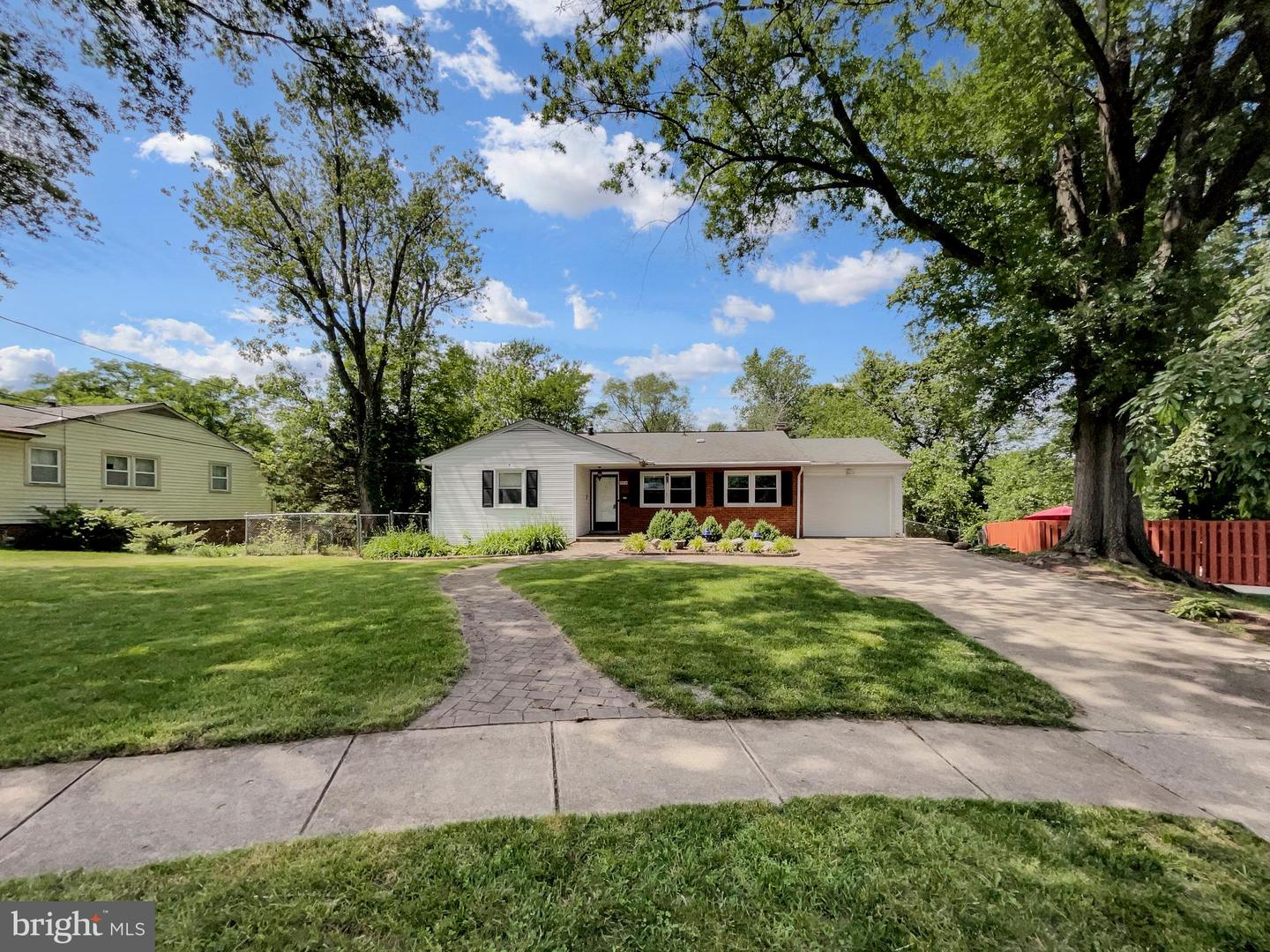 3304 CHICAMUXEN CT, FALLS CHURCH, Virginia 22041, 4 Bedrooms Bedrooms, ,3 BathroomsBathrooms,Residential,For sale,3304 CHICAMUXEN CT,VAFX2182808 MLS # VAFX2182808