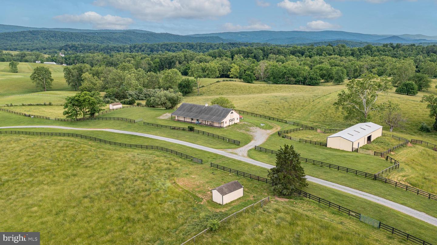 1600 BRIGGS RD, BERRYVILLE, Virginia 22611, 5 Bedrooms Bedrooms, 13 Rooms Rooms,3 BathroomsBathrooms,Residential,For sale,1600 BRIGGS RD,VACL2002790 MLS # VACL2002790