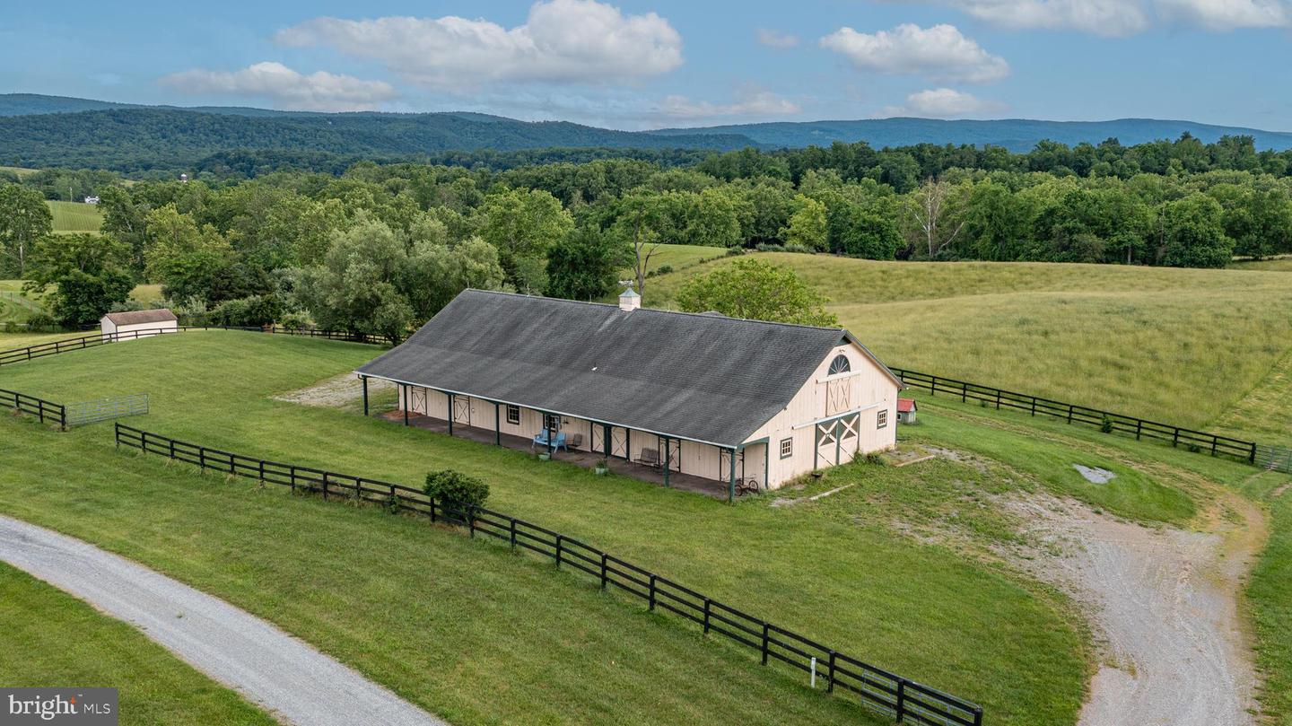 1600 BRIGGS RD, BERRYVILLE, Virginia 22611, 5 Bedrooms Bedrooms, 13 Rooms Rooms,3 BathroomsBathrooms,Residential,For sale,1600 BRIGGS RD,VACL2002790 MLS # VACL2002790