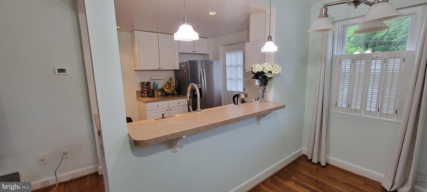 2226 FARRINGTON AVE, ALEXANDRIA, Virginia 22303, 2 Bedrooms Bedrooms, ,2 BathroomsBathrooms,Residential,For sale,2226 FARRINGTON AVE,VAFX2176098 MLS # VAFX2176098