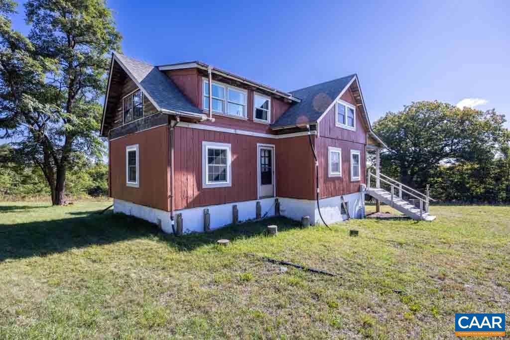 2106 FLATTOP MOUNTAIN RD, FREE UNION, Virginia 22940, 3 Bedrooms Bedrooms, ,1 BathroomBathrooms,Residential,For sale,2106 FLATTOP MOUNTAIN RD,653732 MLS # 653732