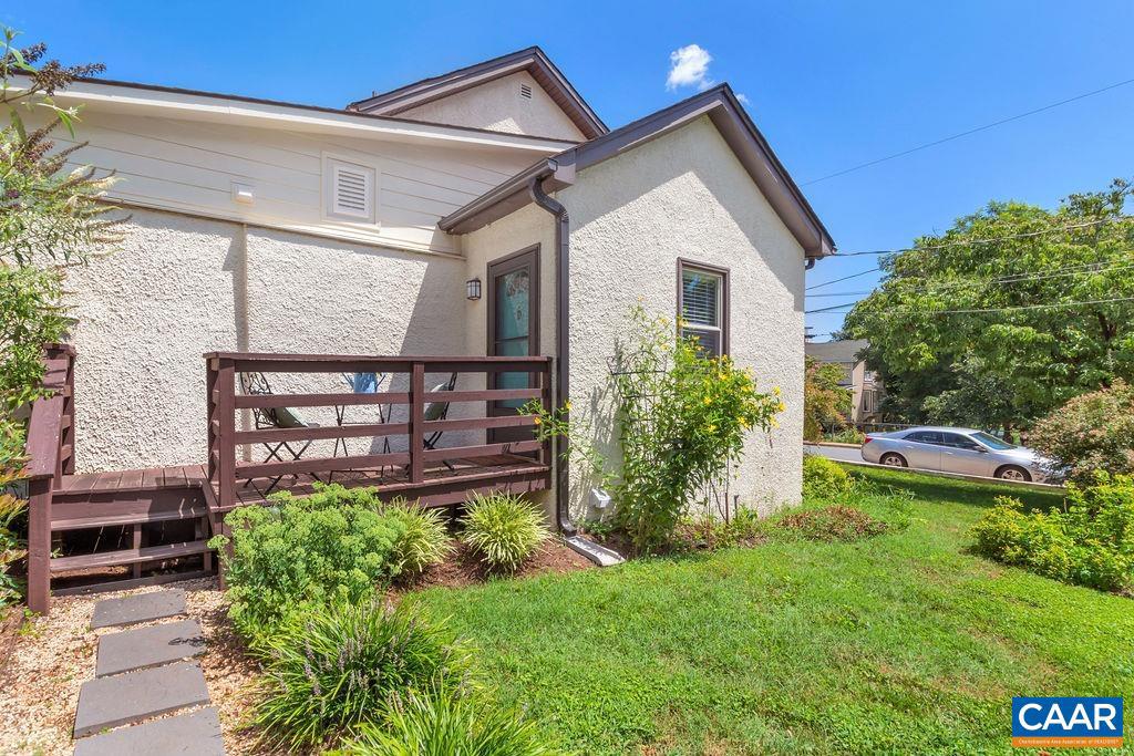 207 DOUGLAS AVE, CHARLOTTESVILLE, Virginia 22902, 6 Bedrooms Bedrooms, ,4 BathroomsBathrooms,Residential,For sale,207 DOUGLAS AVE,653854 MLS # 653854