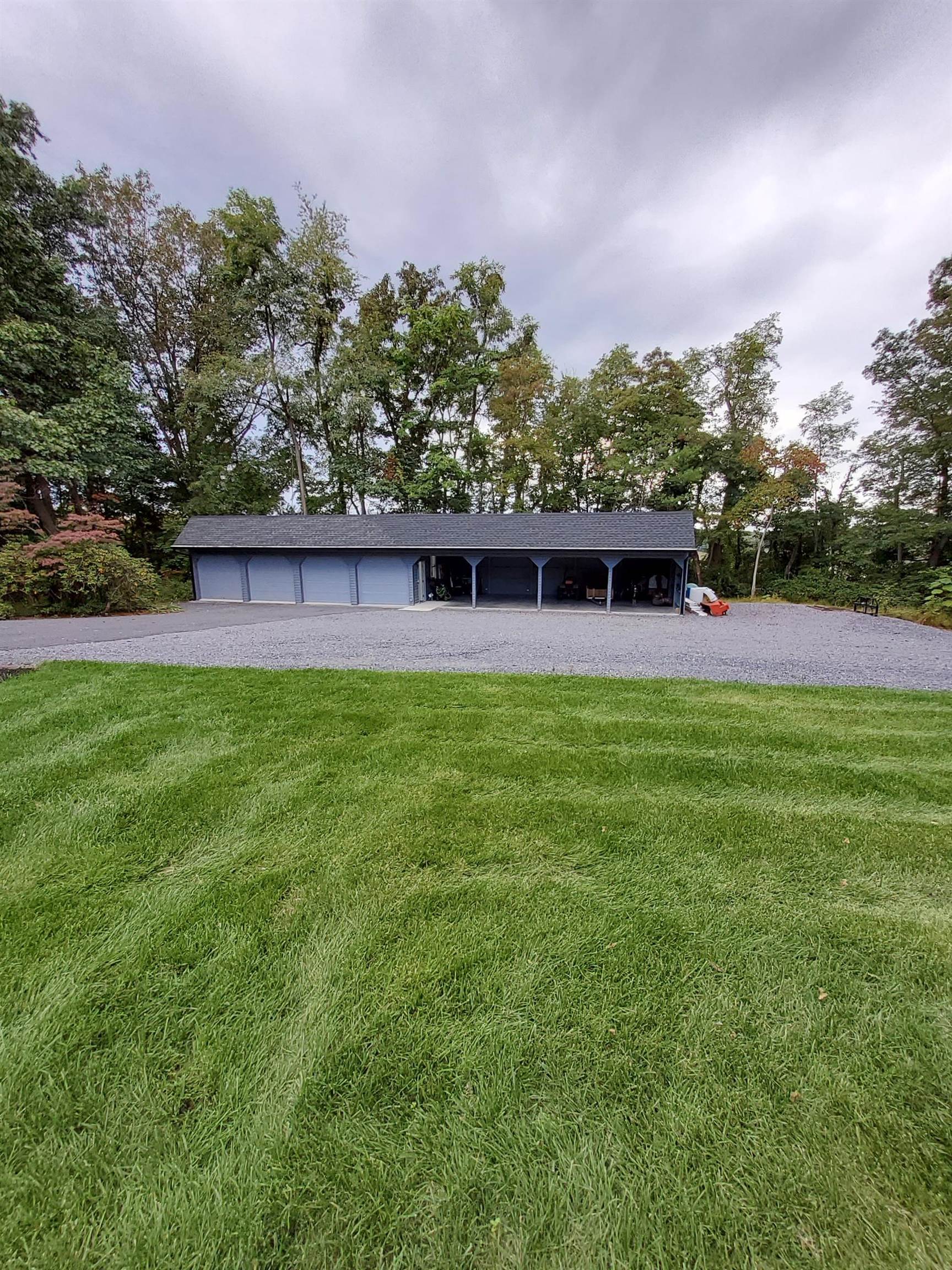 Hvac, insulated, with water and a 100amp electric service