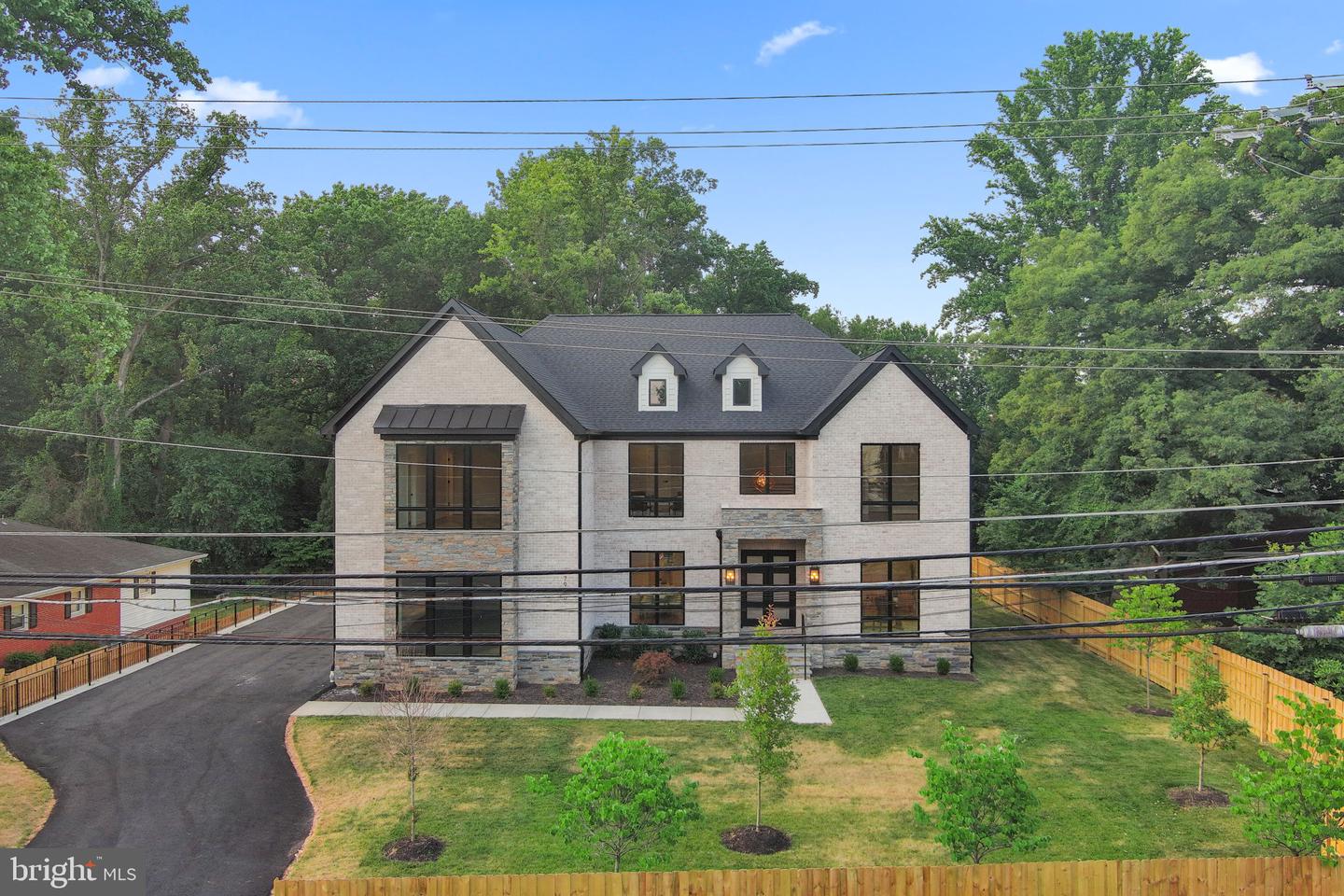 7916 LEWINSVILLE RD, MCLEAN, Virginia 22102, 6 Bedrooms Bedrooms, ,6 BathroomsBathrooms,Residential,For sale,7916 LEWINSVILLE RD,VAFX2184424 MLS # VAFX2184424