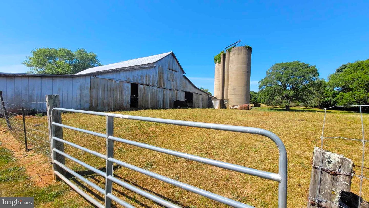 10628 MARSH RD, BEALETON, Virginia 22712, 5 Bedrooms Bedrooms, ,2 BathroomsBathrooms,Farm,For sale,10628 MARSH RD,VAFQ2013018 MLS # VAFQ2013018