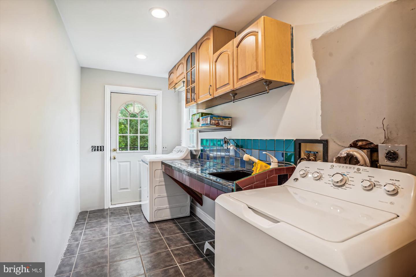 6169 HOWELLS RD, ALEXANDRIA, Virginia 22310, 2 Bedrooms Bedrooms, ,1 BathroomBathrooms,Residential,For sale,6169 HOWELLS RD,VAFX2187322 MLS # VAFX2187322