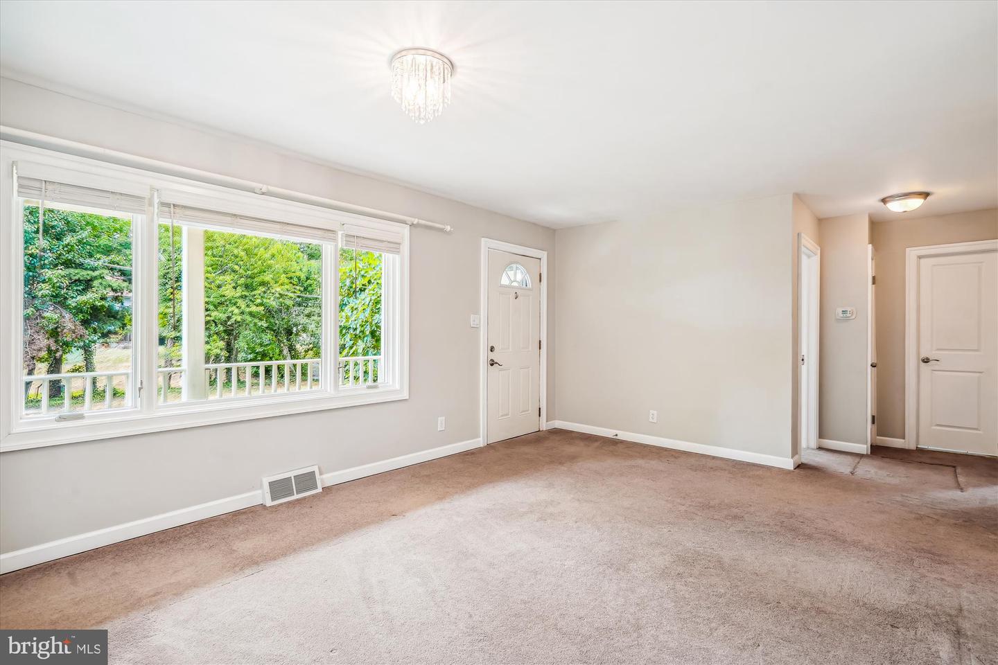 6169 HOWELLS RD, ALEXANDRIA, Virginia 22310, 2 Bedrooms Bedrooms, ,1 BathroomBathrooms,Residential,For sale,6169 HOWELLS RD,VAFX2187322 MLS # VAFX2187322