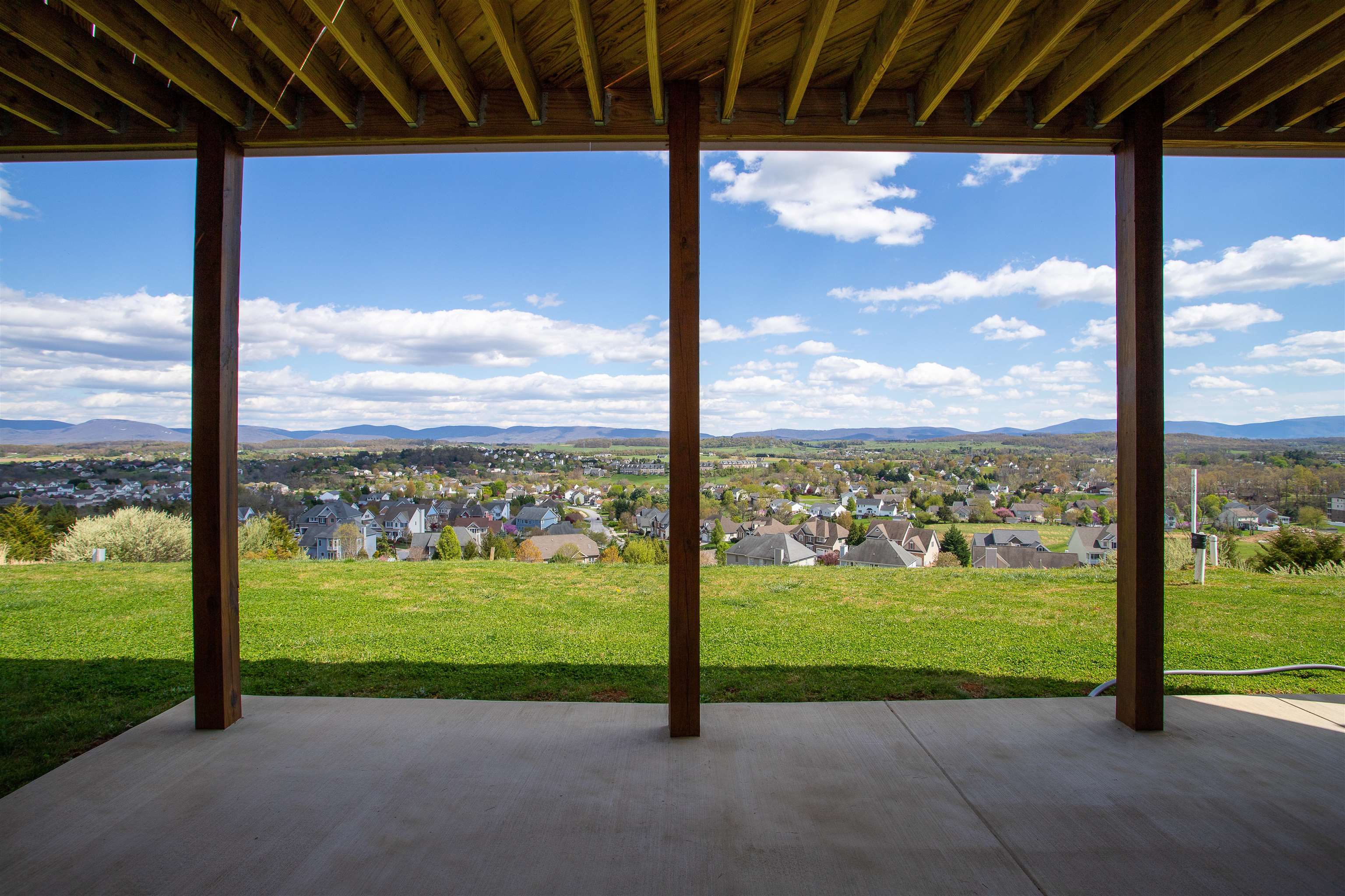 243 BARRENRIDGE RD, STAUNTON, Virginia 24401, 6 Bedrooms Bedrooms, ,6 BathroomsBathrooms,Residential,243 BARRENRIDGE RD,654556 MLS # 654556