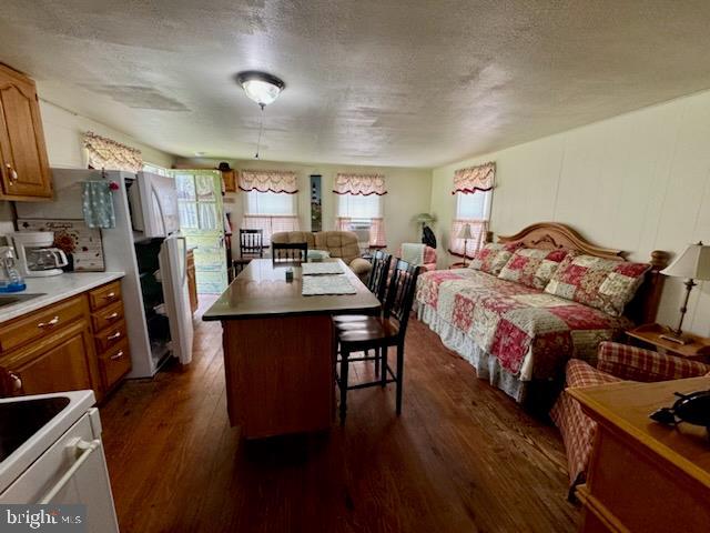 CHINCOTEAGUE ISLAND, Virginia 23336, 2 Bedrooms Bedrooms, ,2 BathroomsBathrooms,Residential,For sale,VAAC2001184 MLS # VAAC2001184