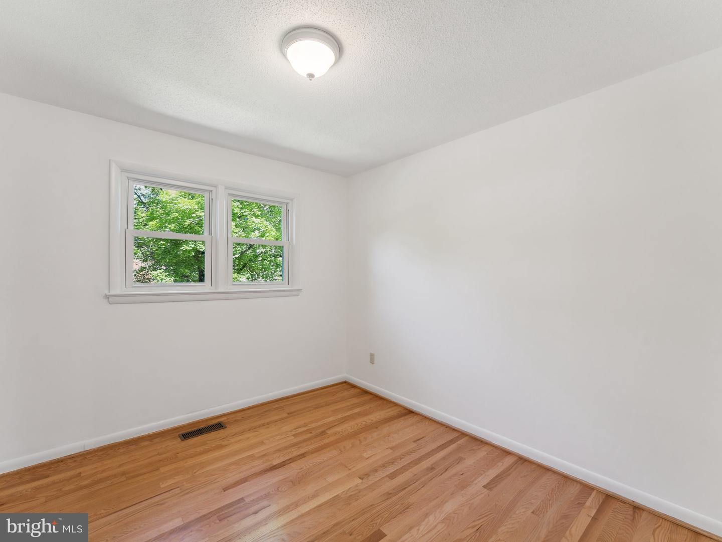 8529 WASHINGTON AVE, ALEXANDRIA, Virginia 22309, 3 Bedrooms Bedrooms, ,2 BathroomsBathrooms,Residential,For sale,8529 WASHINGTON AVE,VAFX2189628 MLS # VAFX2189628