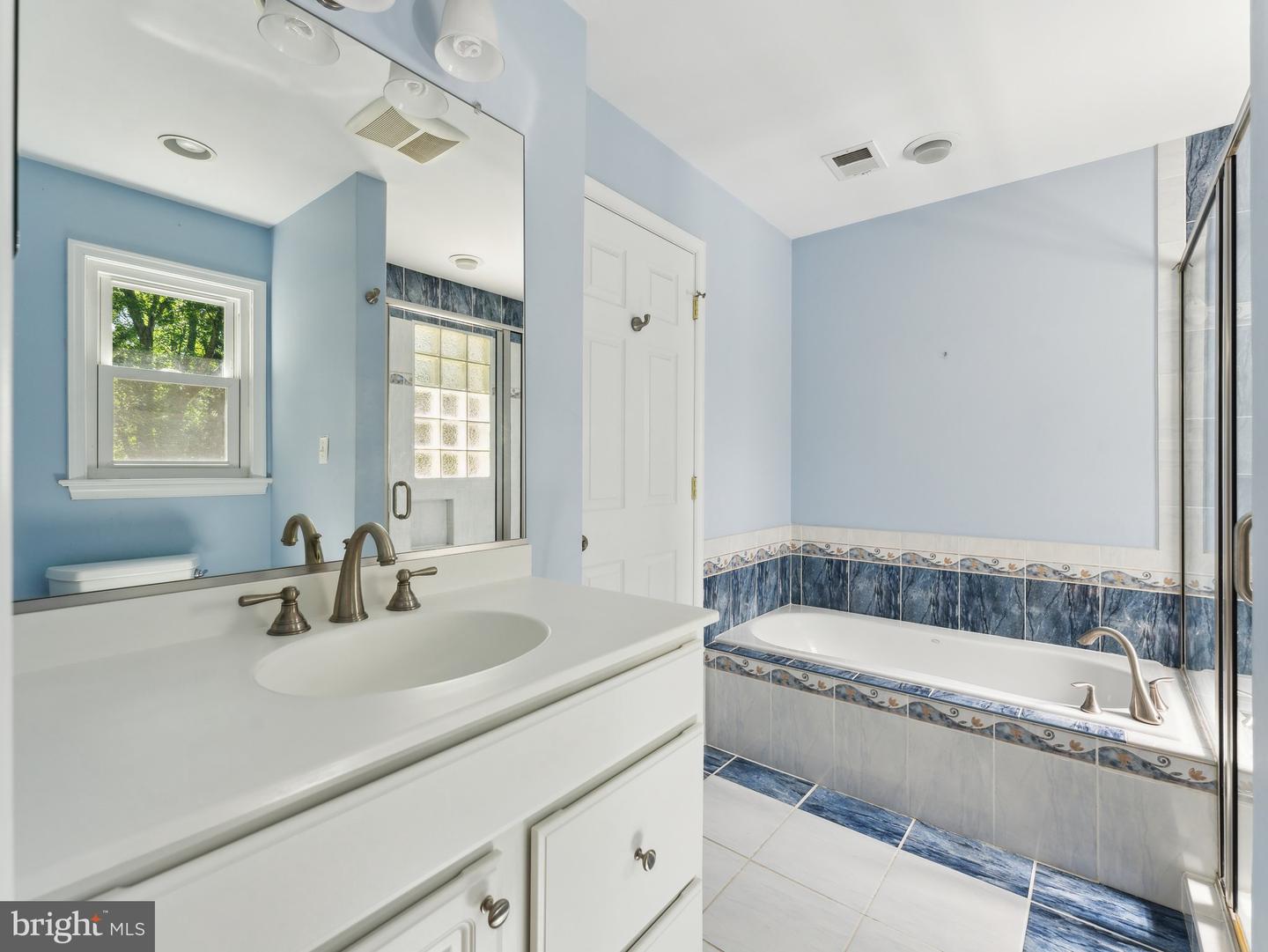 8529 WASHINGTON AVE, ALEXANDRIA, Virginia 22309, 3 Bedrooms Bedrooms, ,2 BathroomsBathrooms,Residential,For sale,8529 WASHINGTON AVE,VAFX2189628 MLS # VAFX2189628