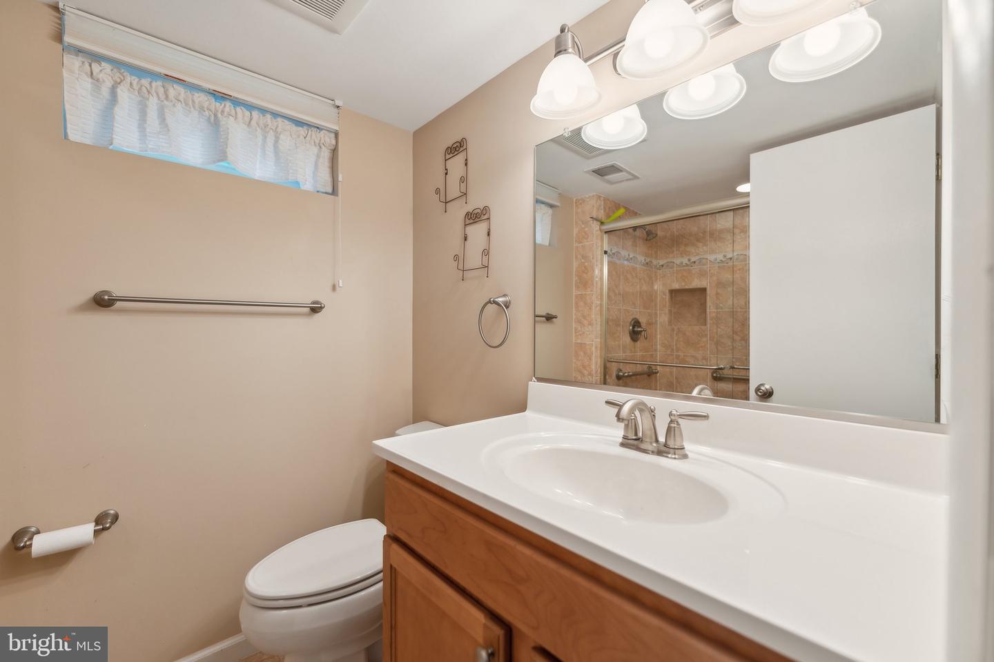 8529 WASHINGTON AVE, ALEXANDRIA, Virginia 22309, 3 Bedrooms Bedrooms, ,2 BathroomsBathrooms,Residential,For sale,8529 WASHINGTON AVE,VAFX2189628 MLS # VAFX2189628