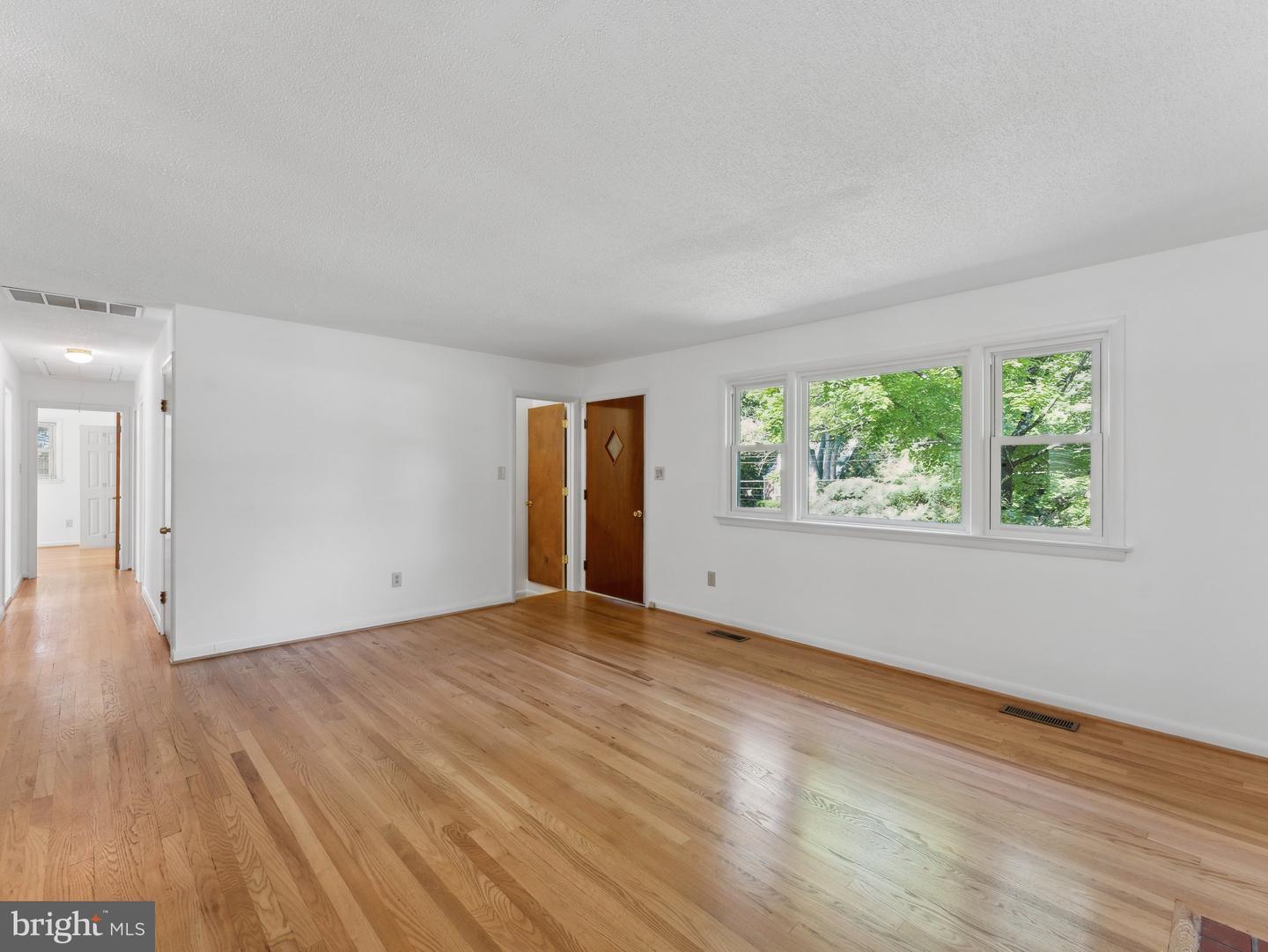 8529 WASHINGTON AVE, ALEXANDRIA, Virginia 22309, 3 Bedrooms Bedrooms, ,2 BathroomsBathrooms,Residential,For sale,8529 WASHINGTON AVE,VAFX2189628 MLS # VAFX2189628