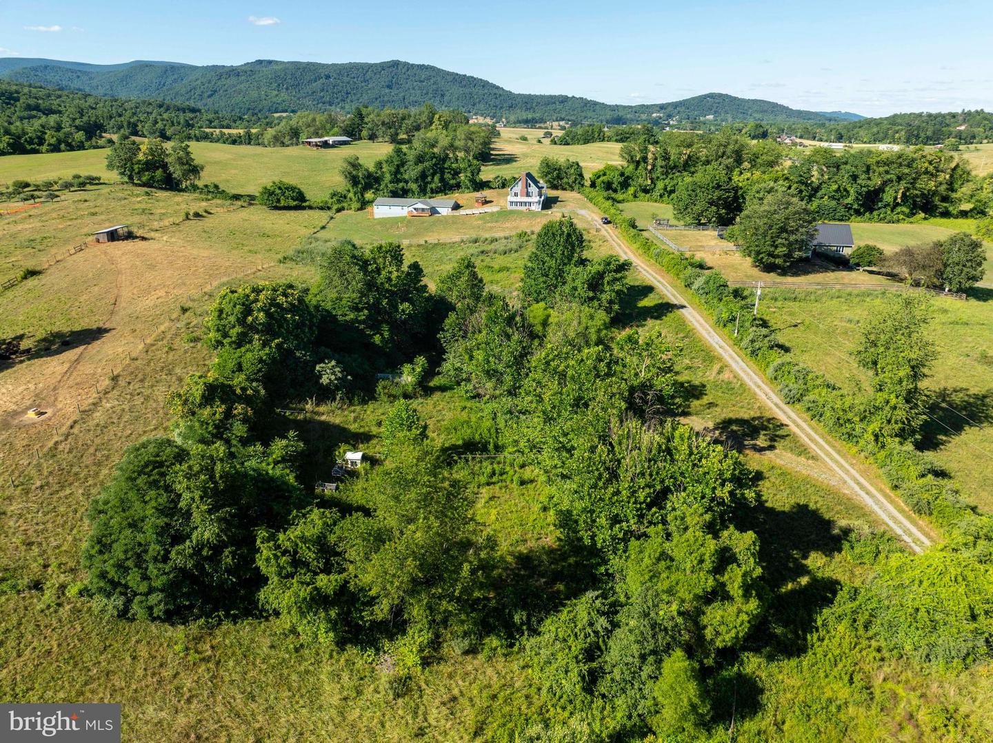 32 OLD HOLLOW RD, SPERRYVILLE, Virginia 22740, 5 Bedrooms Bedrooms, ,5 BathroomsBathrooms,Residential,For sale,32 OLD HOLLOW RD,VARP2001620 MLS # VARP2001620