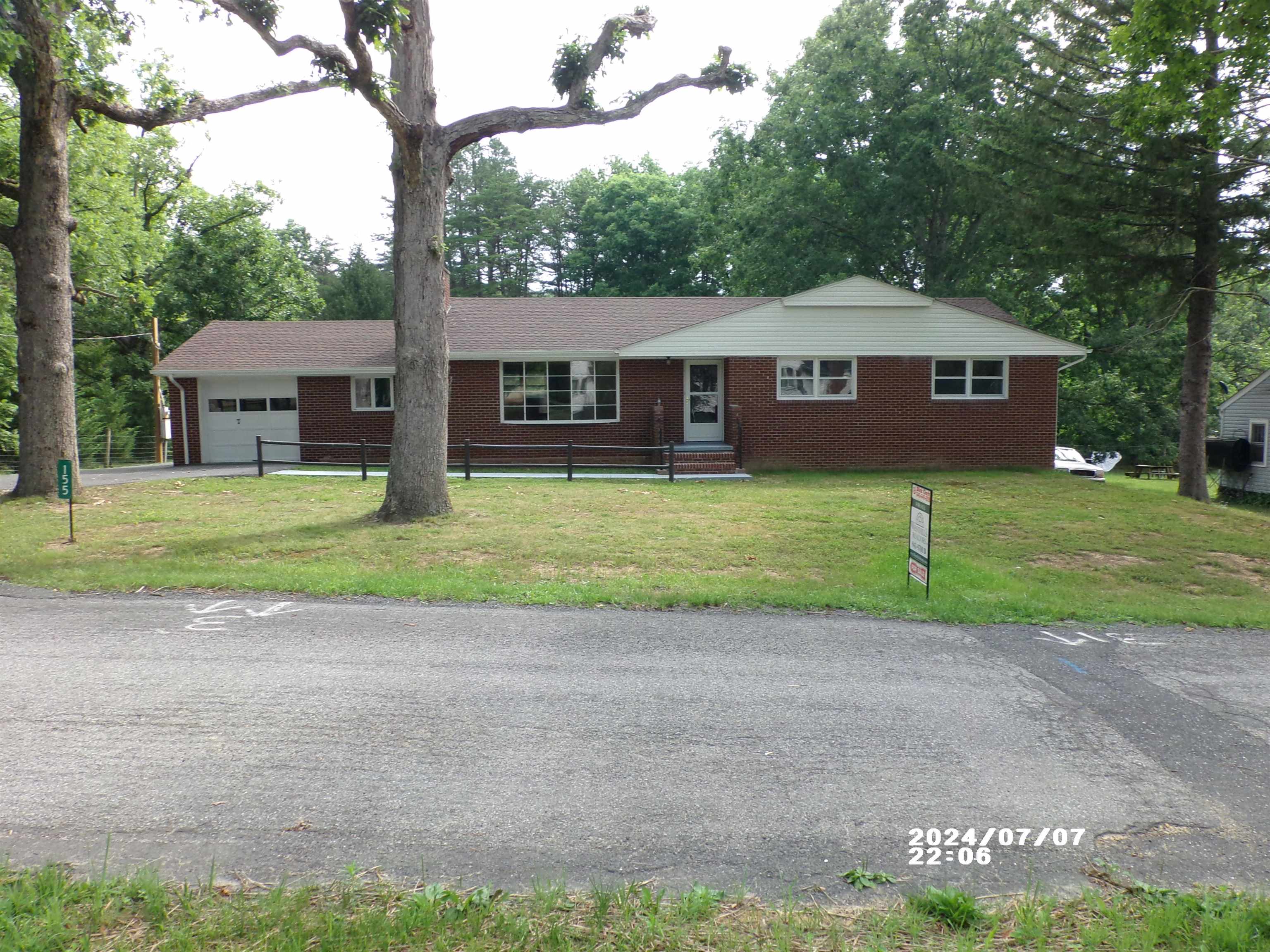 155 N CENTRAL AVE, CRAIGSVILLE, Virginia 24430, 3 Bedrooms Bedrooms, ,2 BathroomsBathrooms,Residential,155 N CENTRAL AVE,654789 MLS # 654789