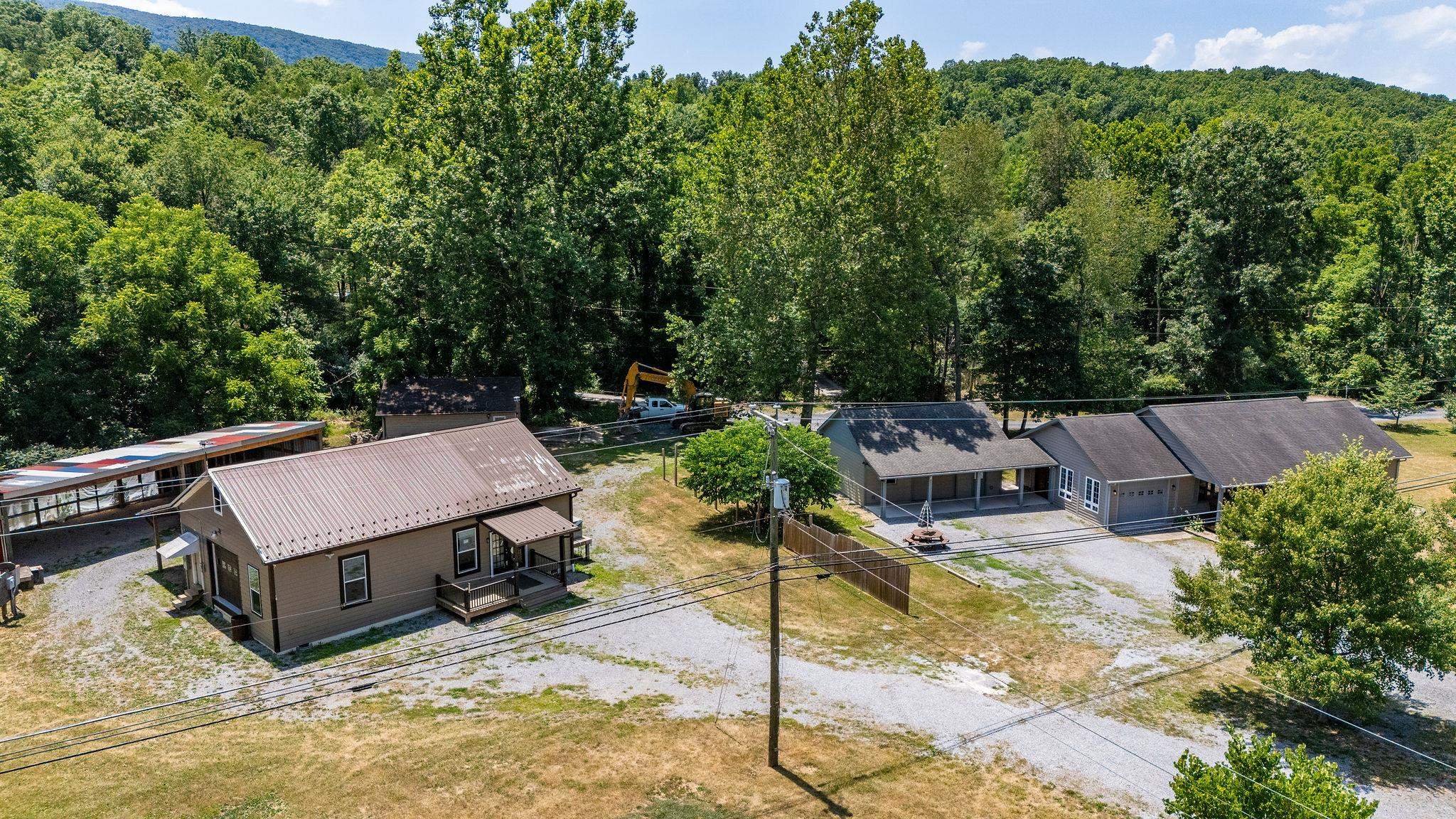 237 CALF MOUNTAIN RD, WAYNESBORO, Virginia 22980, 3 Bedrooms Bedrooms, ,2 BathroomsBathrooms,Residential,237 CALF MOUNTAIN RD,654857 MLS # 654857