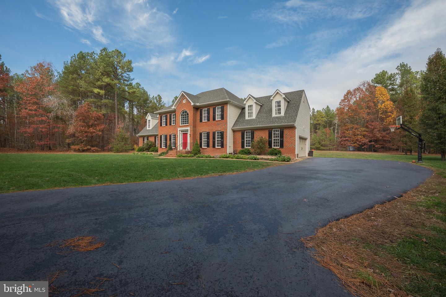 16166 PUG SWAMP LN, BEAVERDAM, Virginia 23015, 4 Bedrooms Bedrooms, 12 Rooms Rooms,3 BathroomsBathrooms,Residential,For sale,16166 PUG SWAMP LN,VAHA2000756 MLS # VAHA2000756