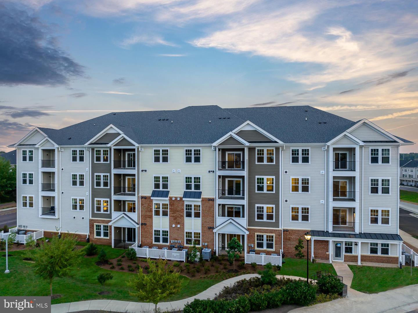 700 MOUNT AIRY TER NE #306, LEESBURG, Virginia 20176, 2 Bedrooms Bedrooms, ,2 BathroomsBathrooms,Residential,For sale,700 MOUNT AIRY TER NE #306,VALO2075890 MLS # VALO2075890