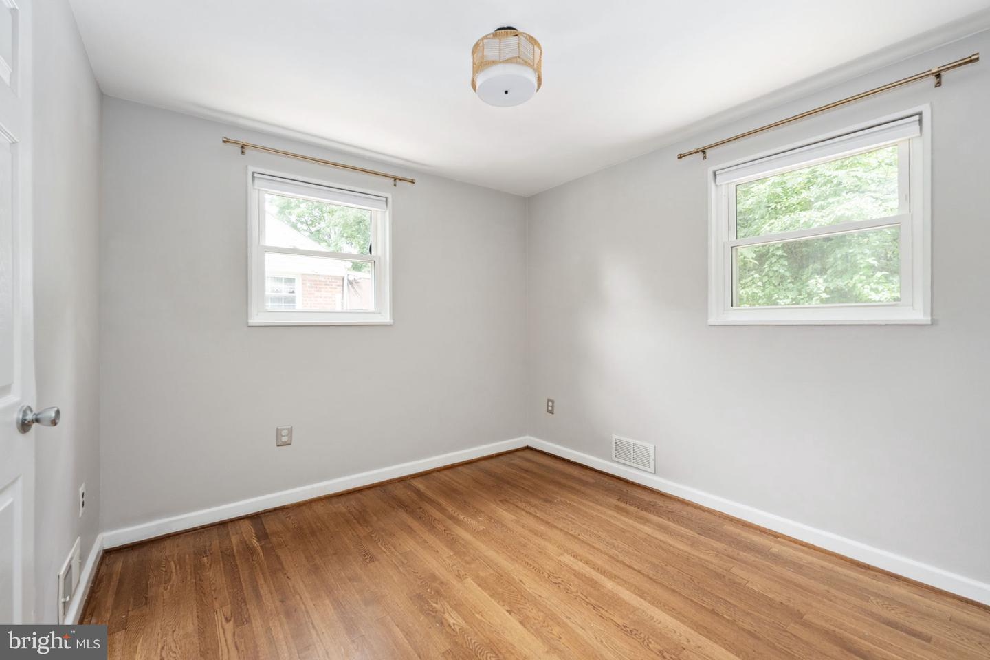 3125 KING ST, ALEXANDRIA, Virginia 22302, 4 Bedrooms Bedrooms, ,2 BathroomsBathrooms,Residential,For sale,3125 KING ST,VAAX2035844 MLS # VAAX2035844