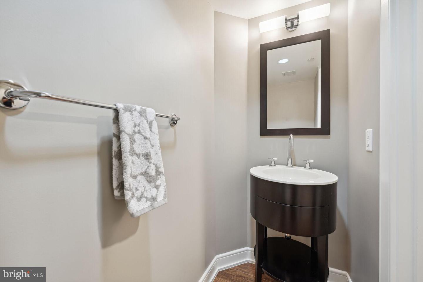 1111 19TH ST N #2703, ARLINGTON, Virginia 22209, 2 Bedrooms Bedrooms, ,2 BathroomsBathrooms,Residential,For sale,1111 19TH ST N #2703,VAAR2046532 MLS # VAAR2046532