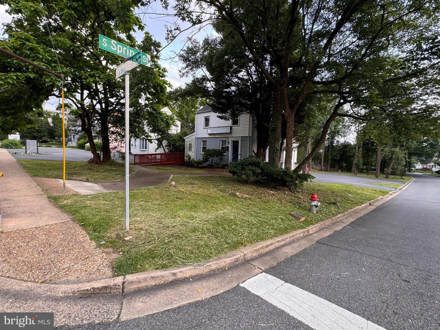 821 W BROAD ST, FALLS CHURCH, Virginia 22046, ,Land,For sale,821 W BROAD ST,VAFA2002432 MLS # VAFA2002432