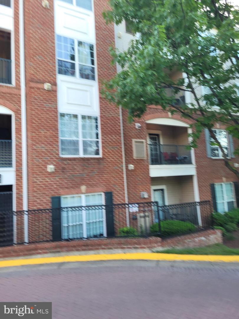 4850 EISENHOWER AVE #317, ALEXANDRIA, Virginia 22304, 2 Bedrooms Bedrooms, ,2 BathroomsBathrooms,Residential,For sale,4850 EISENHOWER AVE #317,VAAX2034278 MLS # VAAX2034278