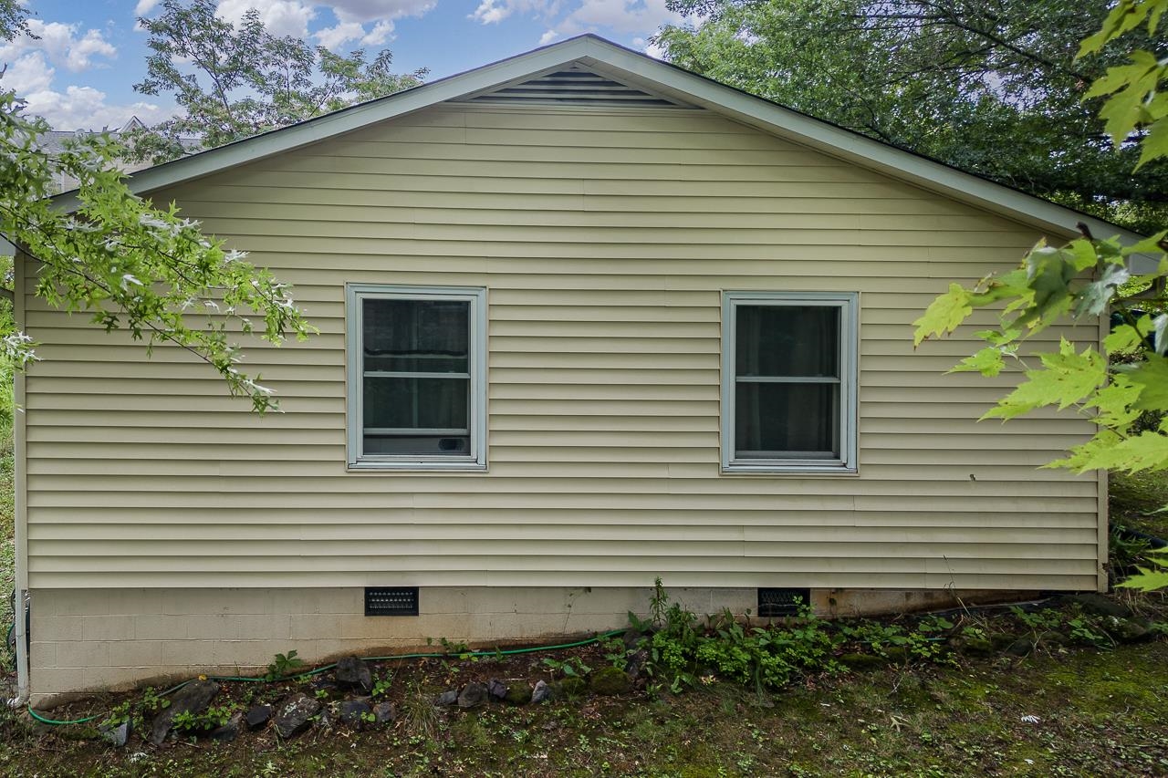 5500 BROOKWOOD RD, CROZET, Virginia 22932, 3 Bedrooms Bedrooms, ,1 BathroomBathrooms,Residential,5500 BROOKWOOD RD,655288 MLS # 655288