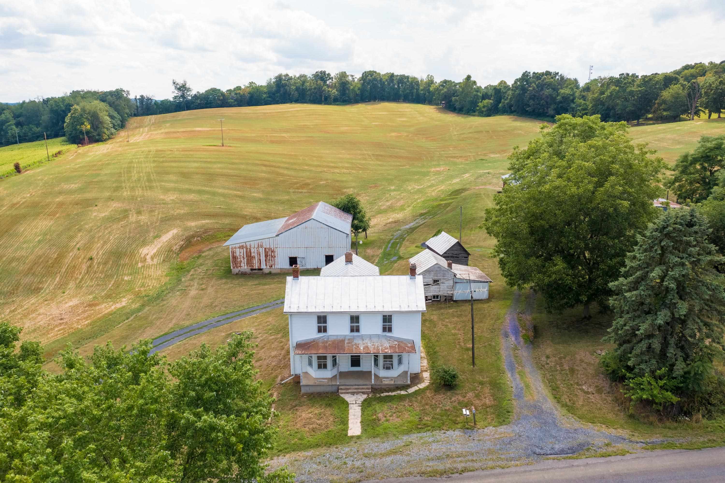 674 BURKETOWN RD, WEYERS CAVE, Virginia 24486, 3 Bedrooms Bedrooms, ,1 BathroomBathrooms,Residential,Roadcap-Farabaugh,674 BURKETOWN RD,655302 MLS # 655302