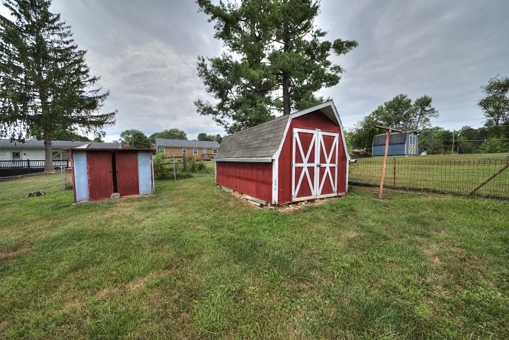 210 ANN ST, STAUNTON, Virginia 24401, 4 Bedrooms Bedrooms, ,2 BathroomsBathrooms,Residential,210 ANN ST,655322 MLS # 655322