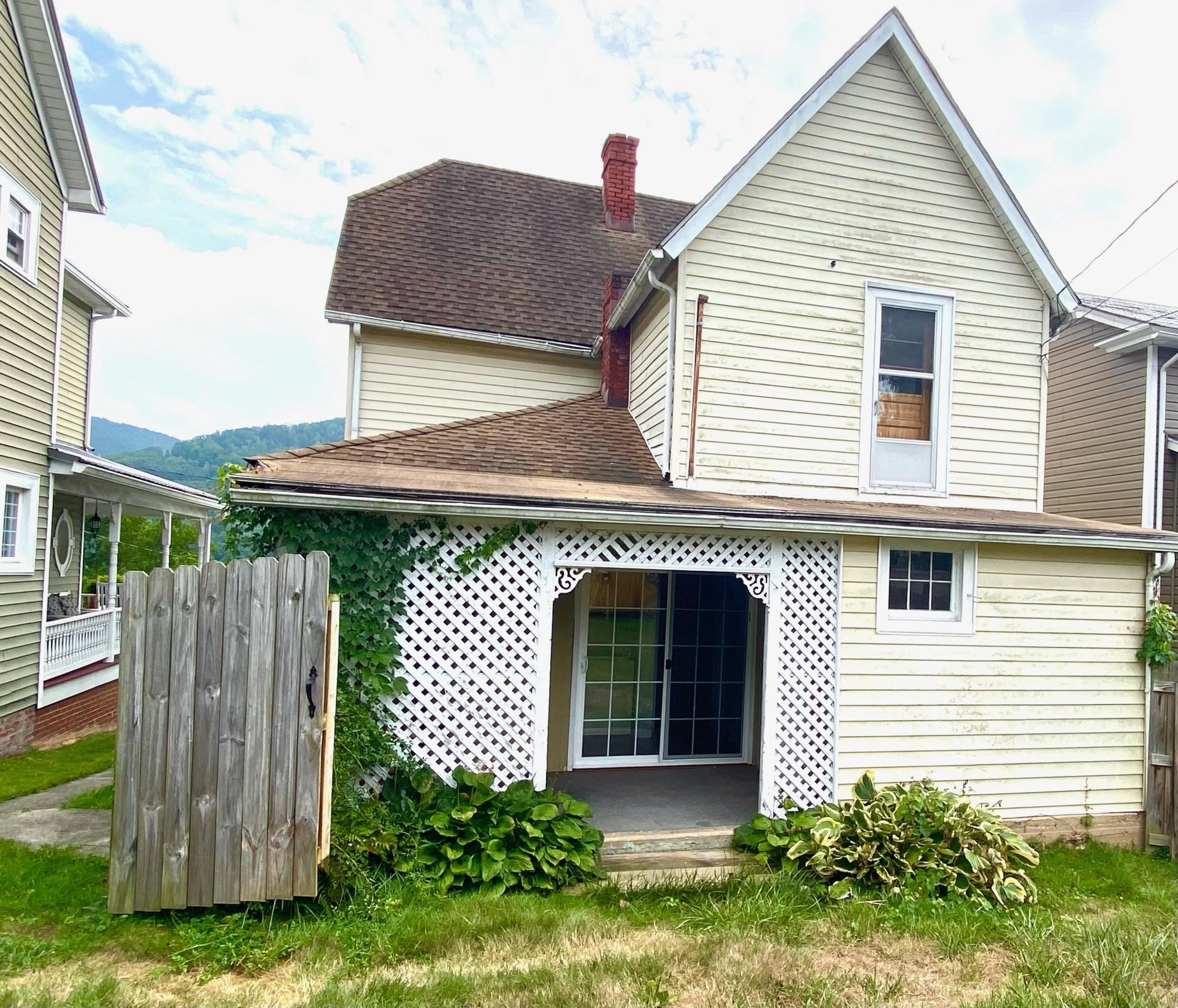 604 PROSPECT WALK, CLIFTON FORGE, Virginia 24422, 2 Bedrooms Bedrooms, ,1 BathroomBathrooms,Residential,604 PROSPECT WALK,655378 MLS # 655378