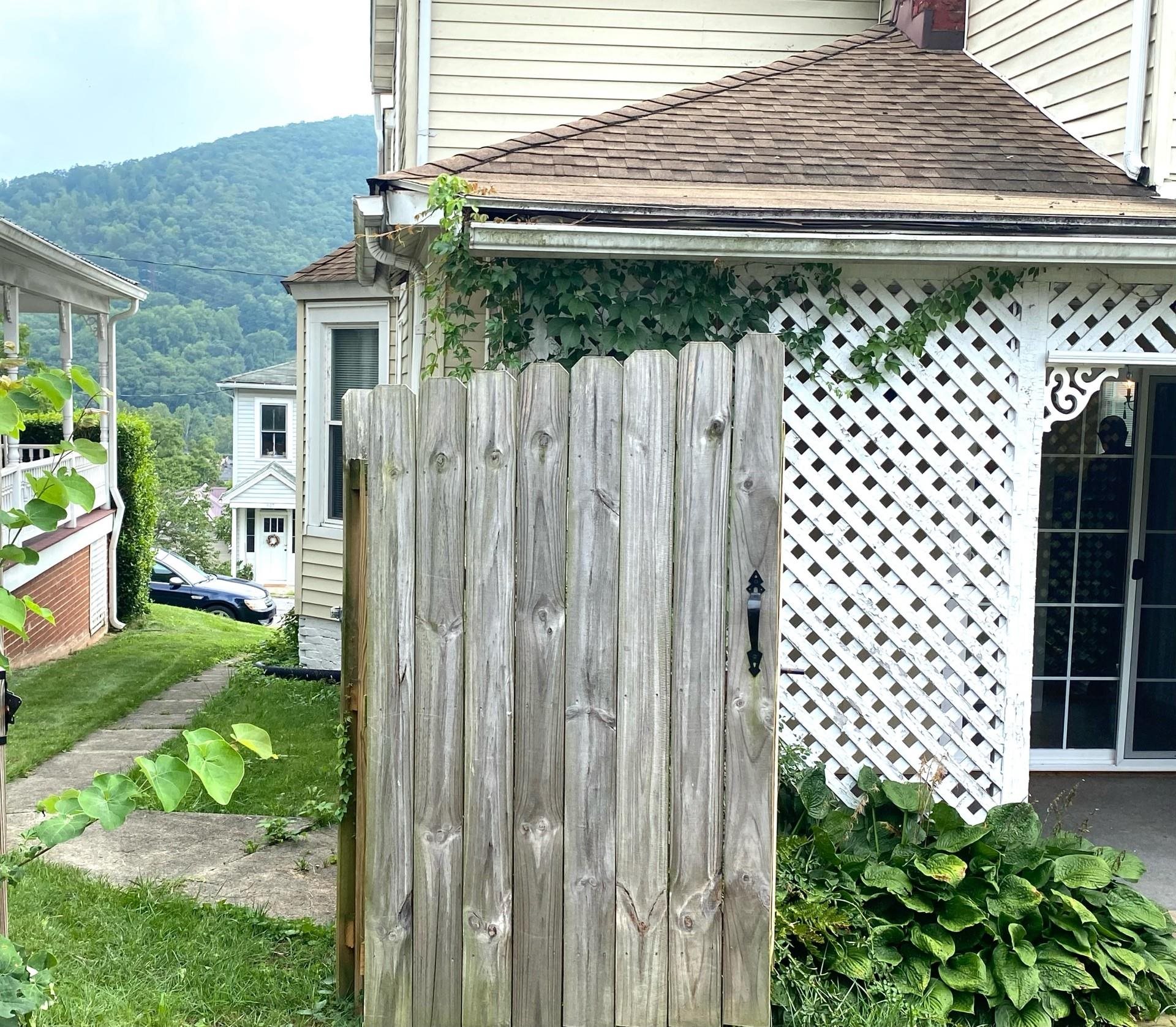 604 PROSPECT WALK, CLIFTON FORGE, Virginia 24422, 2 Bedrooms Bedrooms, ,1 BathroomBathrooms,Residential,604 PROSPECT WALK,655378 MLS # 655378