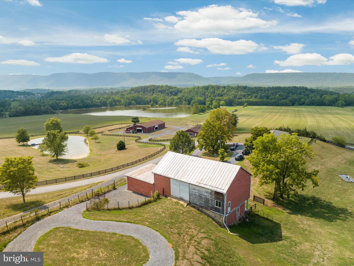 1572 SEVEN FOUNTAINS RD, FORT VALLEY, Virginia 22652, 3 Bedrooms Bedrooms, 5 Rooms Rooms,3 BathroomsBathrooms,Residential,For sale,1572 SEVEN FOUNTAINS RD,VASH2009216 MLS # VASH2009216